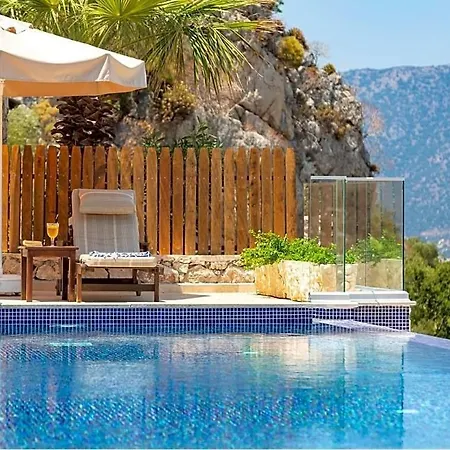 Sleeps 8 Pool Air Con Wifi *