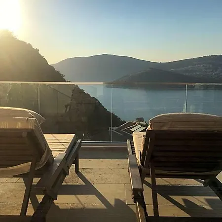 Sleeps 8 Pool Air Con Wifi