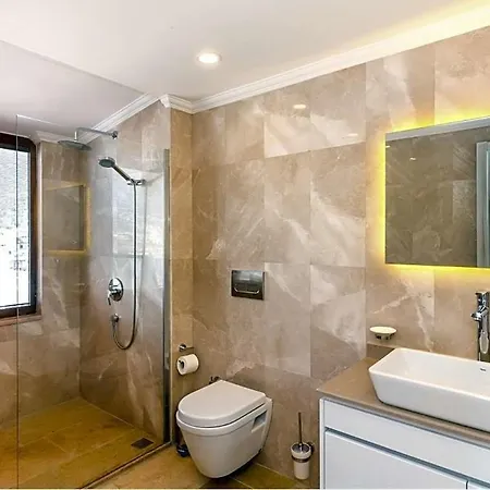 Sleeps 8 Pool Air Con Wifi Villa