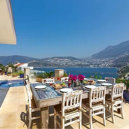 Villa Sleeps 8 Pool Air Con Wifi