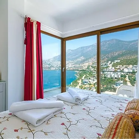Villa Sleeps 8 Pool Air Con Wifi *