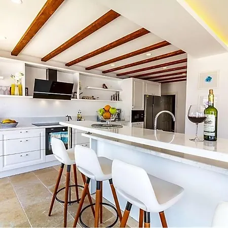 Sleeps 8 Pool Air Con Wifi Villa Kalkan